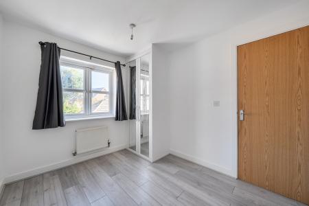 4 bedroom Terraced House to let in Bantry Road, Slough, SL1
