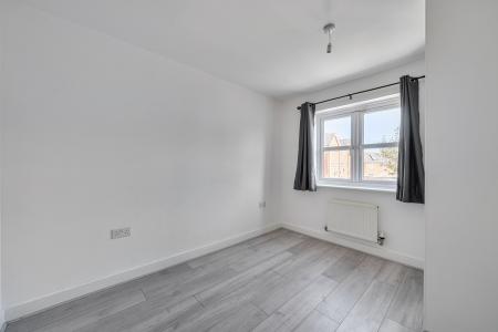 4 bedroom Terraced House to let in Bantry Road, Slough, SL1