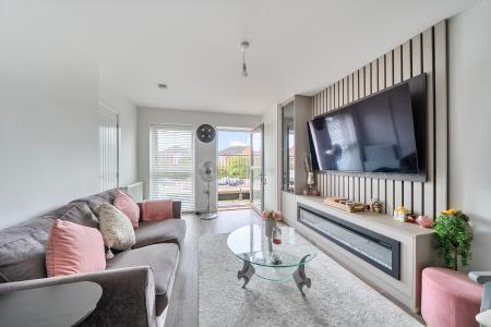 2 bedroom Flat for sale in Cornwall Gardens, Burnham, SL6