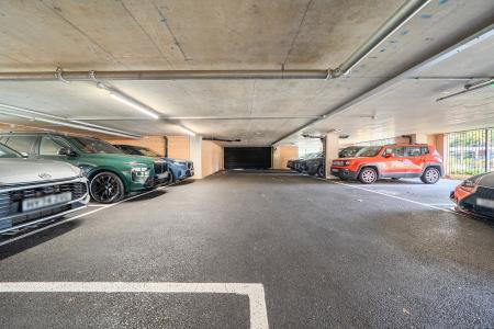 2 bedroom Flat for sale in Cornwall Gardens, Burnham, SL6