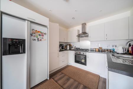 2 bedroom Flat for sale in Cornwall Gardens, Burnham, SL6