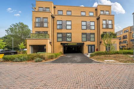 Cornwall Gardens, Burnham, SL6
