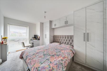 2 bedroom Flat for sale in Cornwall Gardens, Burnham, SL6