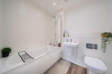 2 bedroom Flat for sale in Cornwall Gardens, Burnham, SL6