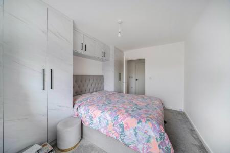2 bedroom Flat for sale in Cornwall Gardens, Burnham, SL6