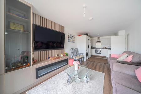 2 bedroom Flat for sale in Cornwall Gardens, Burnham, SL6