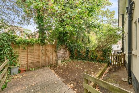 2 bedroom Maisonette to let in Oldfield Road, Maidenhead, SL6