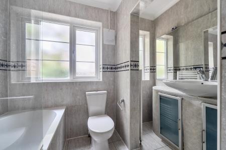 2 bedroom Maisonette to let in Oldfield Road, Maidenhead, SL6