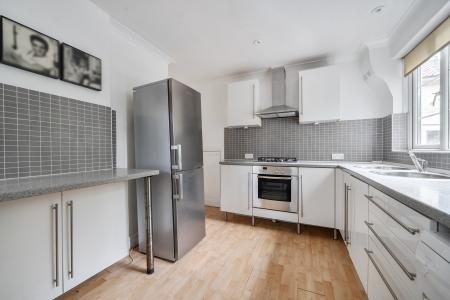 2 bedroom Maisonette to let in Oldfield Road, Maidenhead, SL6