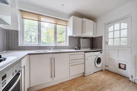 2 bedroom Maisonette to let in Oldfield Road, Maidenhead, SL6