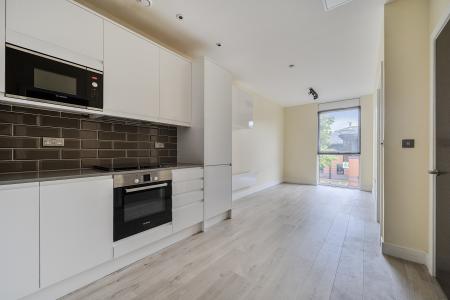 1 bedroom Flat to let in Clivemont Road, Maidenhead, SL6