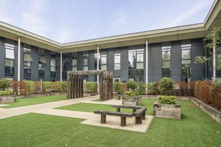 1 bedroom Flat to let in Clivemont Road, Maidenhead, SL6