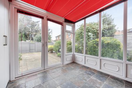 1 bedroom House share to let in Montague Road, Slough, SL1