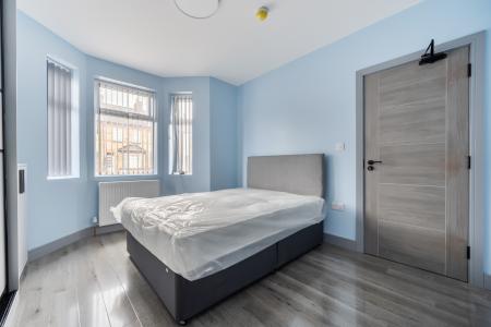 1 bedroom House share to let in Montague Road, Slough, SL1