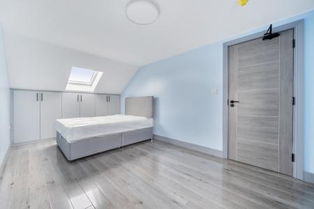 1 bedroom House share to let in Montague Road, Slough, SL1