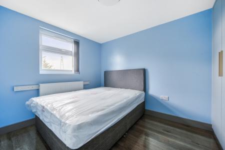1 bedroom House share to let in Montague Road, Slough, SL1