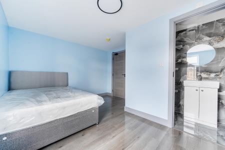 1 bedroom House share to let in Montague Road, Slough, SL1