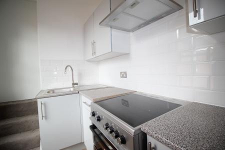 1 bedroom Flat to let in Queen Street, Maidenhead, SL6