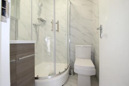 1 bedroom Flat to let in Queen Street, Maidenhead, SL6