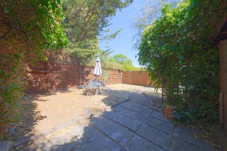 3 bedroom Semi-detached house to let in The Croft, Maidenhead, SL6