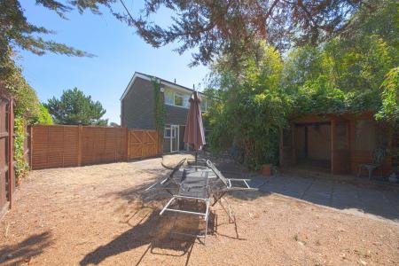 3 bedroom Semi-detached house to let in The Croft, Maidenhead, SL6