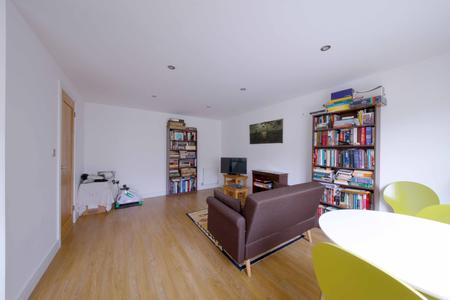 2 bedroom Flat to let in Ruby Court, Maidenhead, SL6