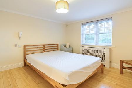 2 bedroom Flat to let in Harrow Lane, Maidenhead, SL6
