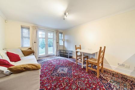 2 bedroom Flat to let in Harrow Lane, Maidenhead, SL6