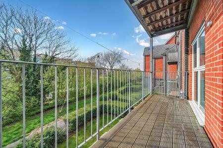 2 bedroom Flat for sale in 51 Millward Drive, Bletchley, Milton Keynes, MK2