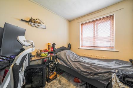 2 bedroom Maisonette for sale in Blackwood Crescent, Blue Bridge, Milton Keynes, MK13