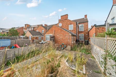 2 bedroom Terraced House for sale in Roberts street, Rushden, NN10