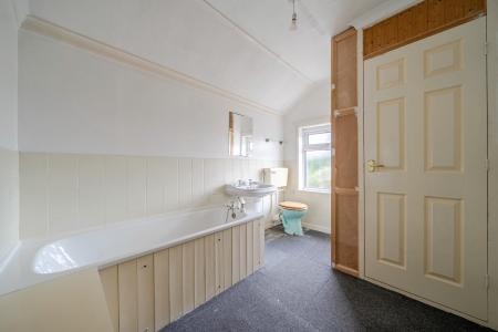 2 bedroom Terraced House for sale in Roberts street, Rushden, NN10