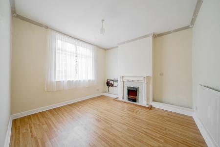 2 bedroom Terraced House for sale in Roberts street, Rushden, NN10