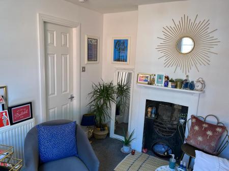 1 bedroom Flat to let in Market Square, Stony Stratford, Milton Keynes, MK11