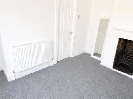 1 bedroom Flat to let in Market Square, Stony Stratford, Milton Keynes, MK11