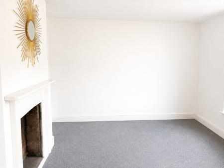 1 bedroom Flat to let in Market Square, Stony Stratford, Milton Keynes, MK11