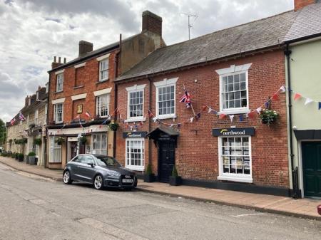 1 bedroom Flat to let in Market Square, Stony Stratford, Milton Keynes, MK11