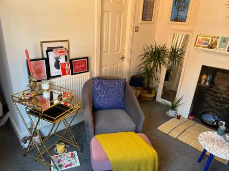 1 bedroom Flat to let in Market Square, Stony Stratford, Milton Keynes, MK11