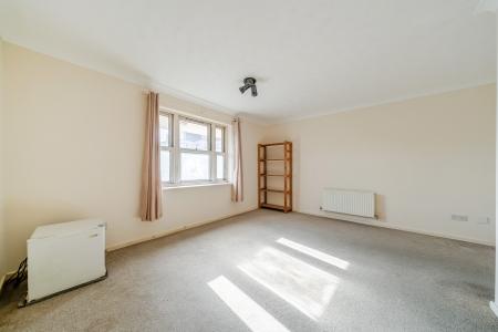 1 bedroom Flat for sale in North Row, Central Milton Keynes, Milton Keynes, MK9