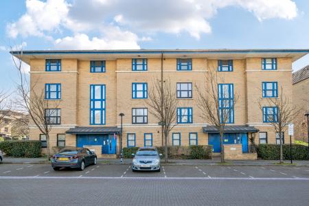 1 bedroom Flat for sale in North Row, Central Milton Keynes, Milton Keynes, MK9