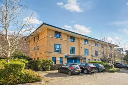 2 bedroom Flat for sale in North Row, Central Milton Keynes, Milton Keynes, MK9