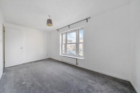 2 bedroom Flat for sale in North Row, Central Milton Keynes, Milton Keynes, MK9