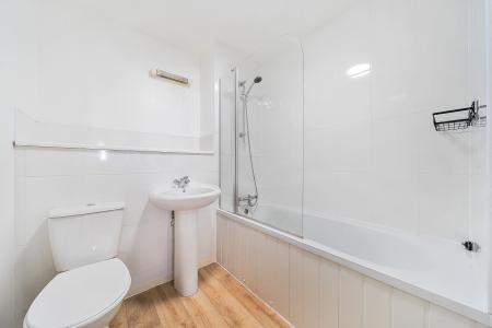 2 bedroom Flat for sale in North Row, Central Milton Keynes, Milton Keynes, MK9