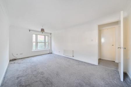 2 bedroom Flat for sale in North Row, Central Milton Keynes, Milton Keynes, MK9