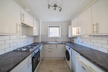2 bedroom Flat for sale in North Row, Central Milton Keynes, Milton Keynes, MK9