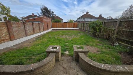 3 bedroom Detached house to let in Elstow Road, Bedford, MK42