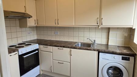 3 bedroom Semi-detached house to let in Westwood Close, Great Holm, Milton Keynes, MK8