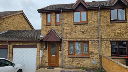 3 bedroom Semi-detached house to let in Westwood Close, Great Holm, Milton Keynes, MK8