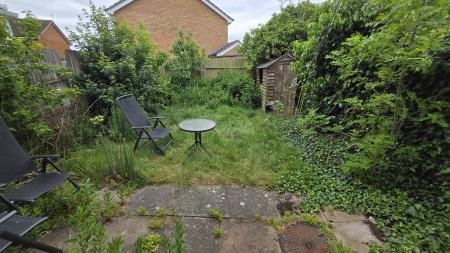 3 bedroom Terraced House to let in Petersham Close, Newport Pagnell, MK16