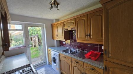 3 bedroom Terraced House to let in Petersham Close, Newport Pagnell, MK16